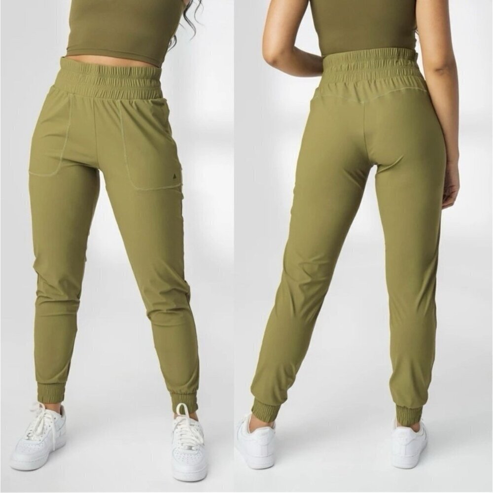 Balance Vitality Olive Green Swift Joggers Pants Women’s M Read